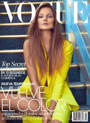 Модель Энико Михалик в журнале Vogue Mexico