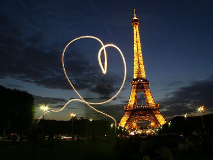В День Святого Валентина в «Караване» разыграют билеты в Париж