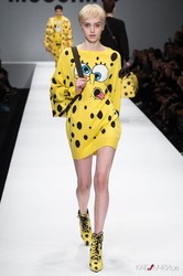Сыр, поп-корн и Макдональдс - показ Moschino осень-зима 2014/2015