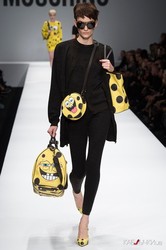 Сыр, поп-корн и Макдональдс - показ Moschino осень-зима 2014/2015