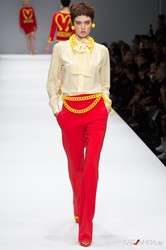 Сыр, поп-корн и Макдональдс - показ Moschino осень-зима 2014/2015