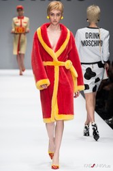 Сыр, поп-корн и Макдональдс - показ Moschino осень-зима 2014/2015