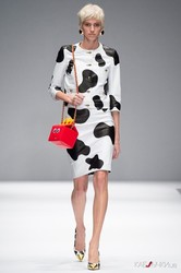 Сыр, поп-корн и Макдональдс - показ Moschino осень-зима 2014/2015