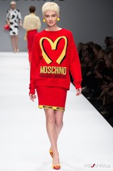 Сыр, поп-корн и Макдональдс - показ Moschino осень-зима 2014/2015