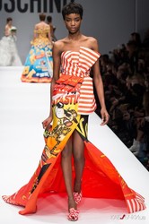 Сыр, поп-корн и Макдональдс - показ Moschino осень-зима 2014/2015