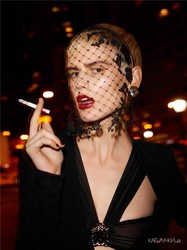 Неприкрытый гламур Саскии де Бро в февральском выпуске Vogue Paris