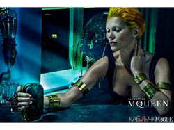 Кейт Мосс стала лицом культовой марки Alexander McQueen