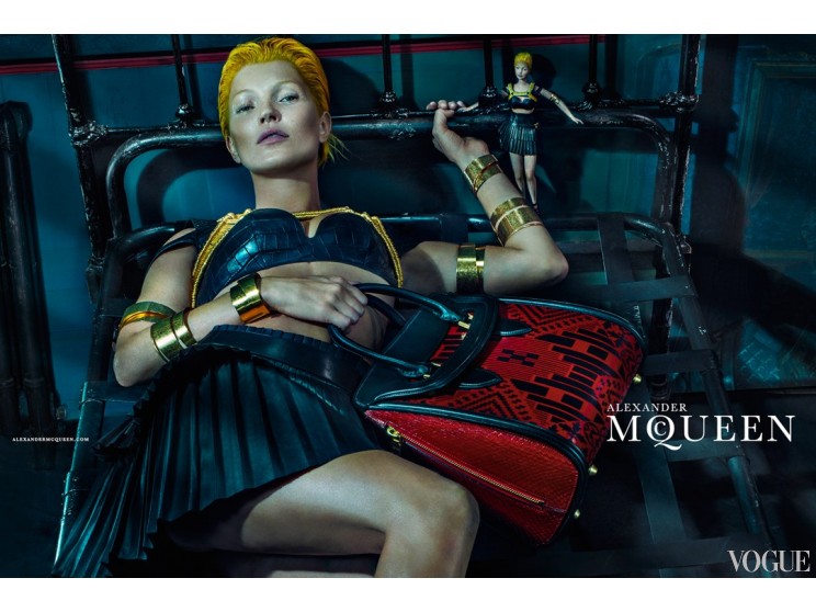 kate-moss-alexander-mcqueen-2