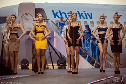 Небо. Девушка. Самолет
