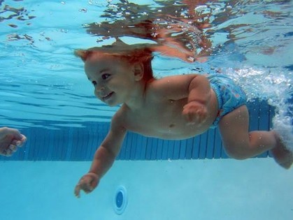 Плавать раньше, чем ходить. Как рано нужно приучать детей к воде?