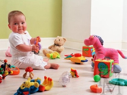 Развивающие игрушки для малышей до года